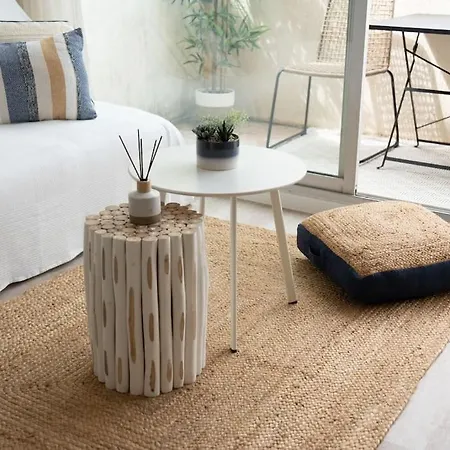 Superbe En Bord De *